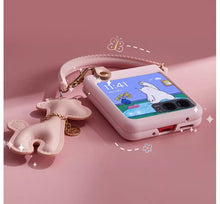 Load image into Gallery viewer, Fashion Cute Diy Giraffe Girl Pearl Short Chain Case For Motorola 40 Ultra Case 2023 Moto Razr 2022 Cover 40ultra - mycasety2023 Mycasety