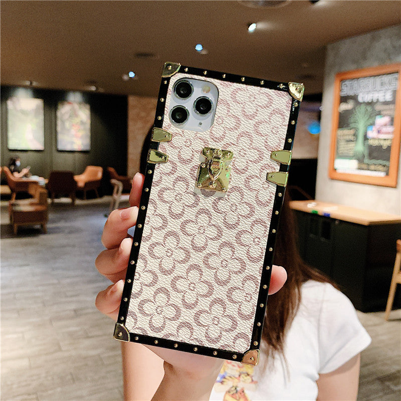 2021 Luxury Four-leaf clover Fashion Case For iPhone