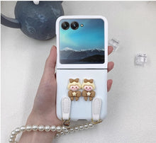 Load image into Gallery viewer, Fashion Cute Diy Giraffe Girl Pearl Short Chain Case For Motorola 40 Ultra Case 2023 Moto Razr 2022 Cover 40ultra - mycasety2023 Mycasety
