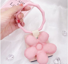 Load image into Gallery viewer, Fashion Cute Diy Giraffe Girl Pearl Short Chain Case For Motorola 40 Ultra Case 2023 Moto Razr 2022 Cover 40ultra - mycasety2023 Mycasety
