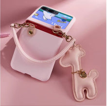 Load image into Gallery viewer, Fashion Cute Diy Giraffe Girl Pearl Short Chain Case For Motorola 40 Ultra Case 2023 Moto Razr 2022 Cover 40ultra - mycasety2023 Mycasety
