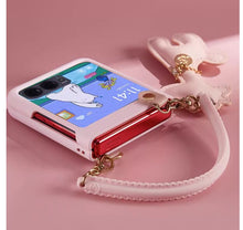 Load image into Gallery viewer, Fashion Cute Diy Giraffe Girl Pearl Short Chain Case For Motorola 40 Ultra Case 2023 Moto Razr 2022 Cover 40ultra - mycasety2023 Mycasety
